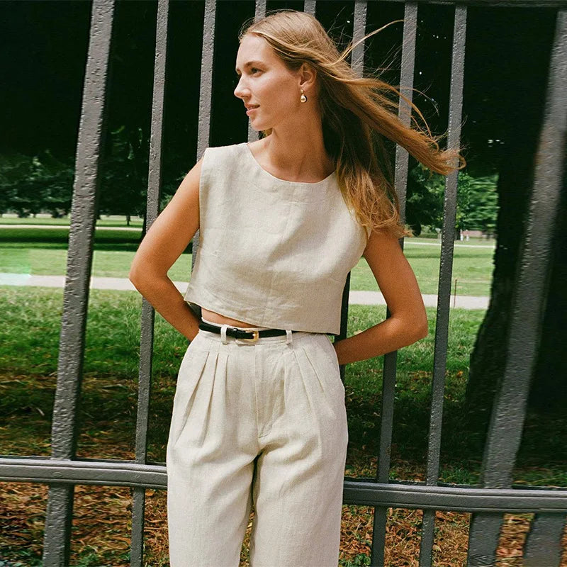 The Clean Crop Linen Top