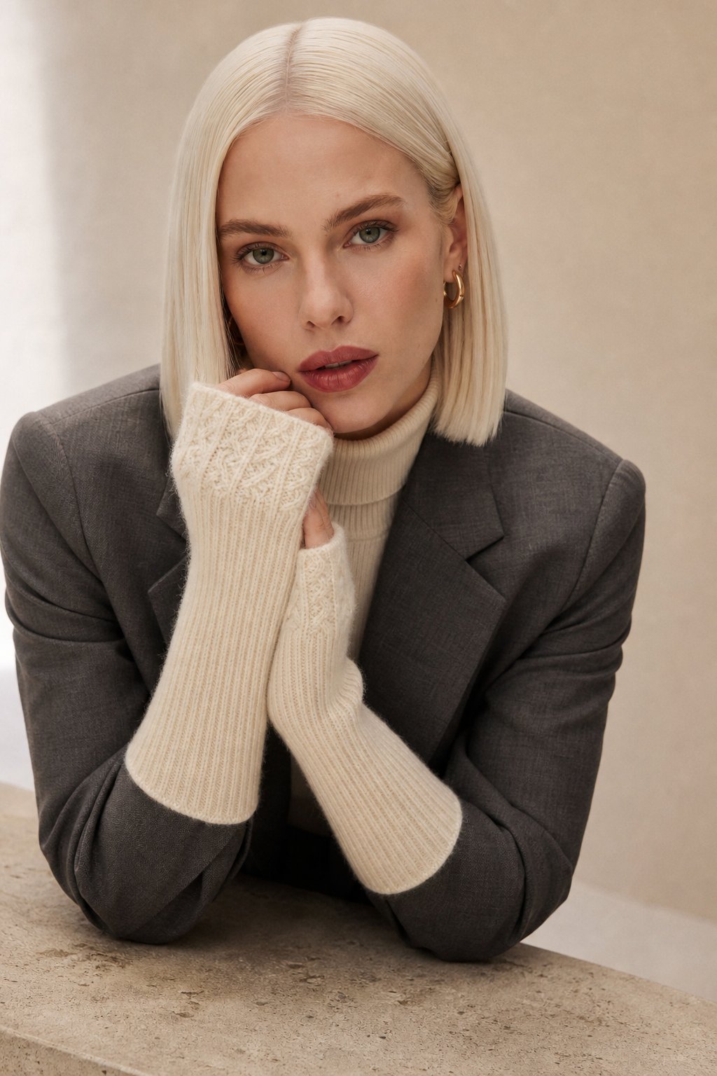 Hässleholm Cashmere Gloves — Beige, banana_republic product shot