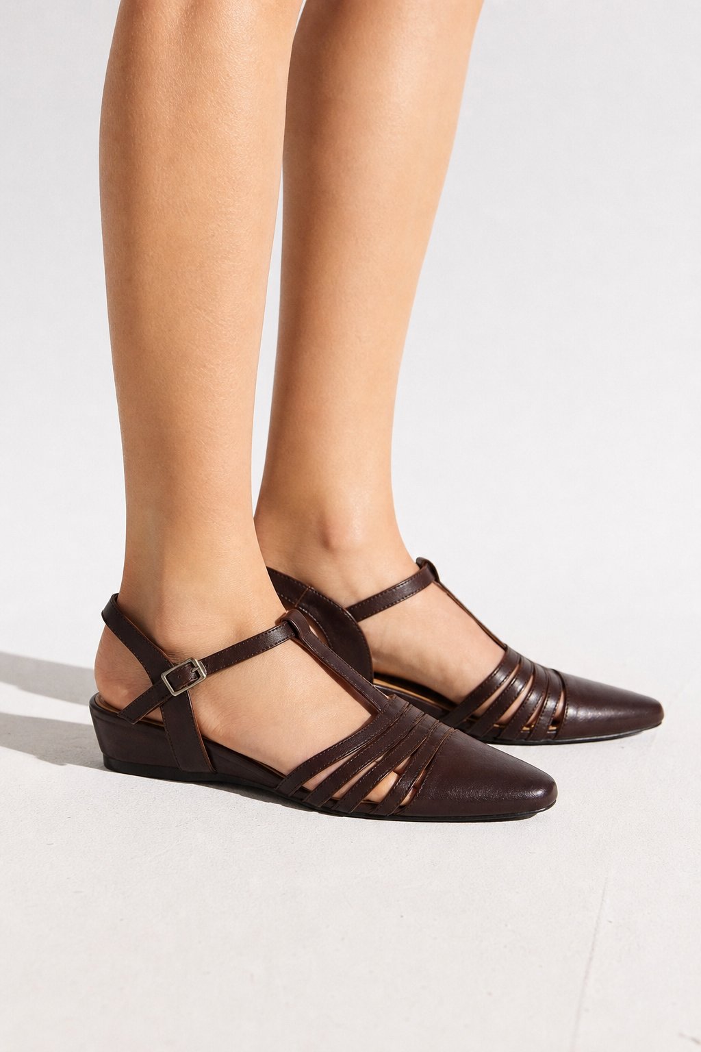 Tusancy Italian Leather Traveler Low Heel — Coffee, studio product shot