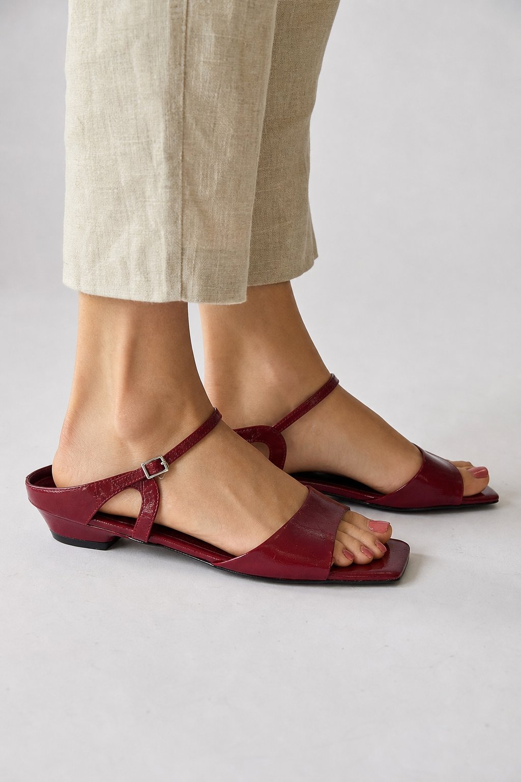 Venice Italian Leather Wide-Fit Heel — Red, studio product shot