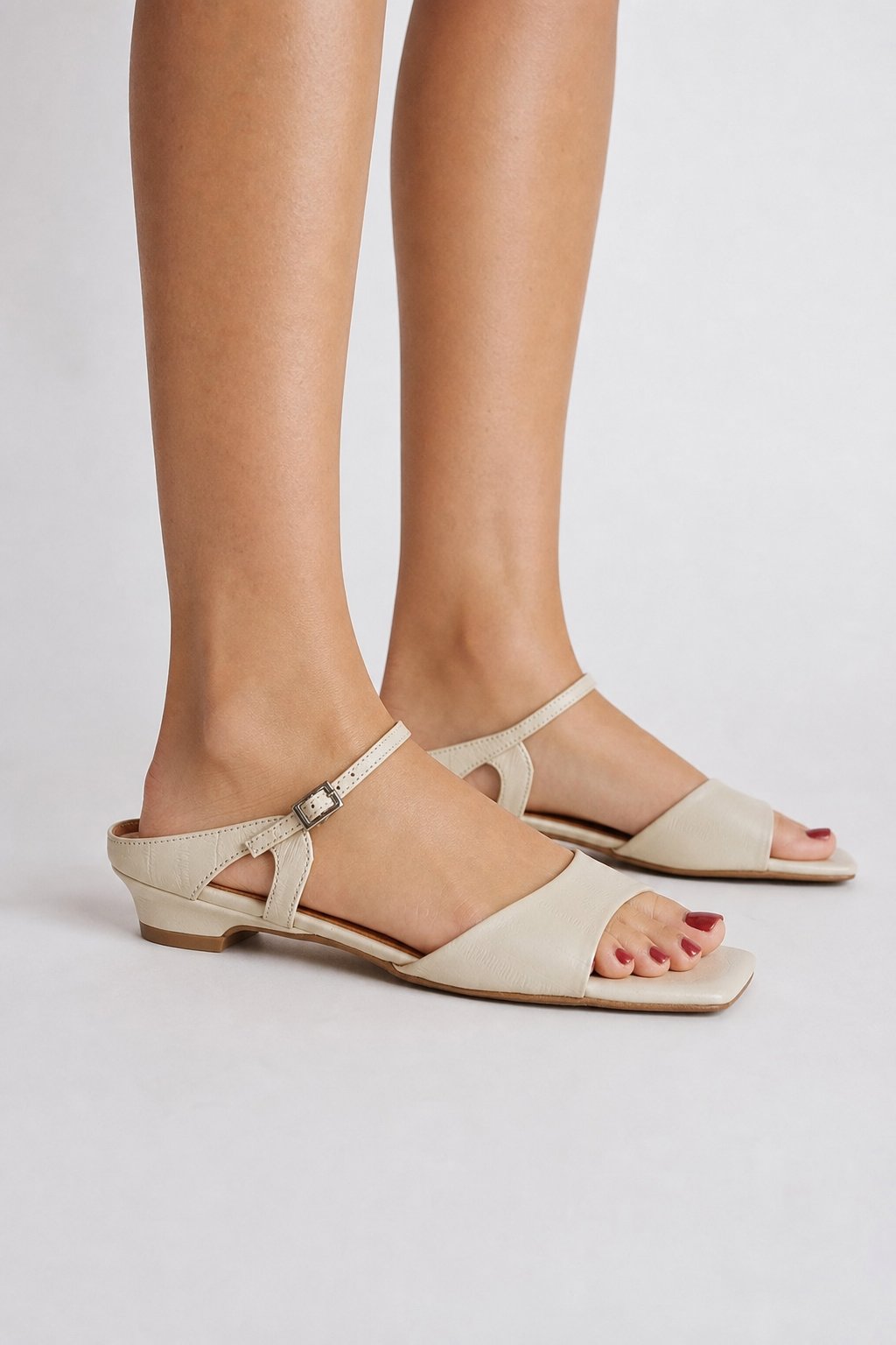 Venice Italian Leather Wide-Fit Heel, studio product shot