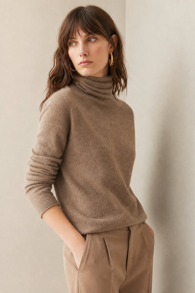 Victoria Mot'e Cashmere Turtleneck